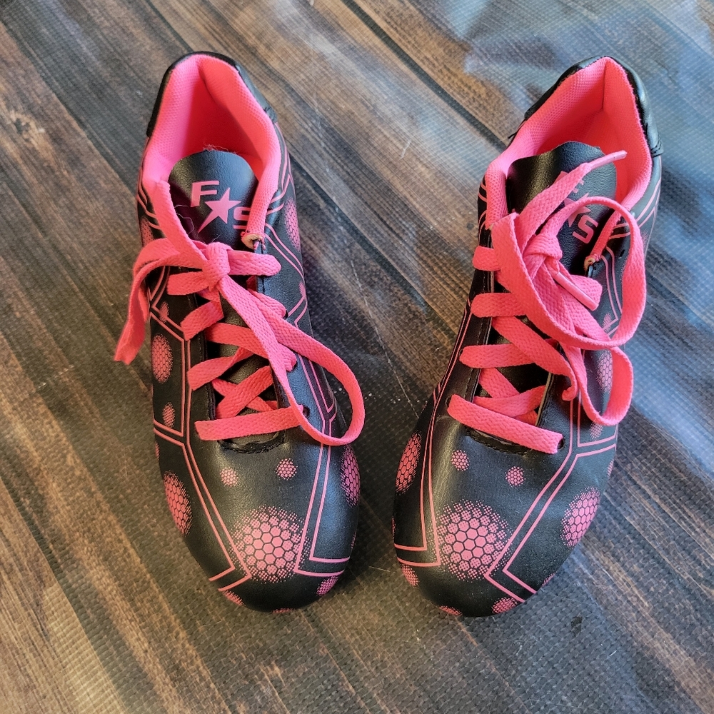 Like New Cleats! - Picture 3 of 5